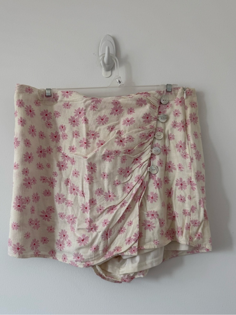 Impeccable Pig Pink and White Floral Skort